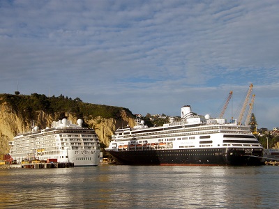 Port cruise ships volendam 1