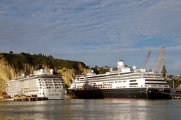 Port cruise ships volendam 1